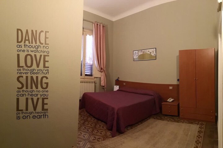 Room 2 of 29