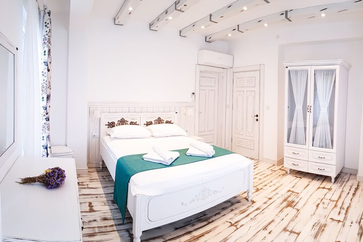 Room 19 of 52