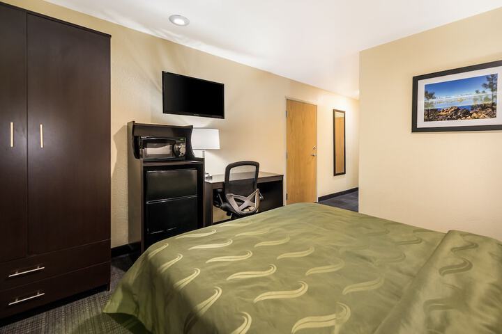 Room 14 of 40