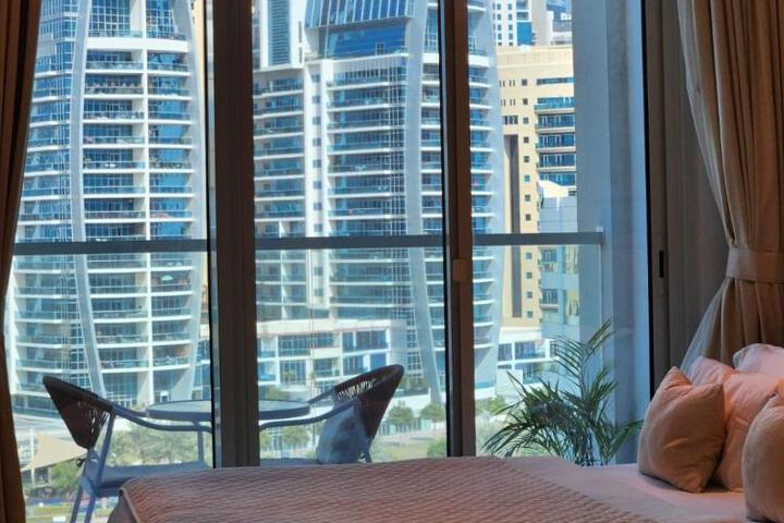 STUDIO ONE Stunning Marina View - TIE