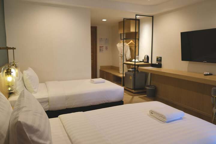 Room 18 of 31