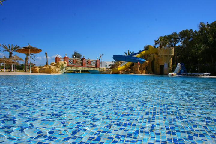 Pools & Facilities