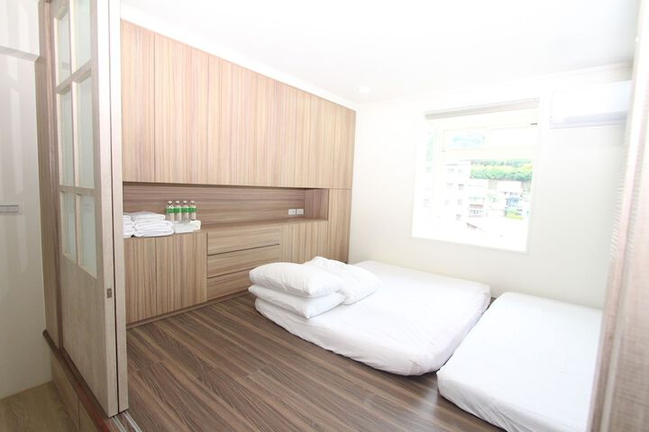 Room 166 of 246