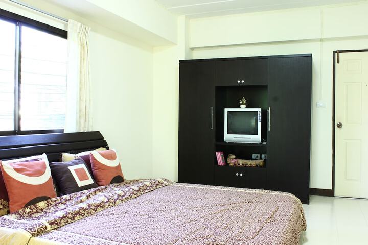 Room 11 of 20