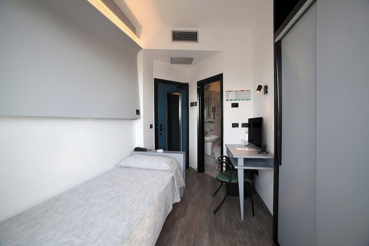 Room 5 of 39