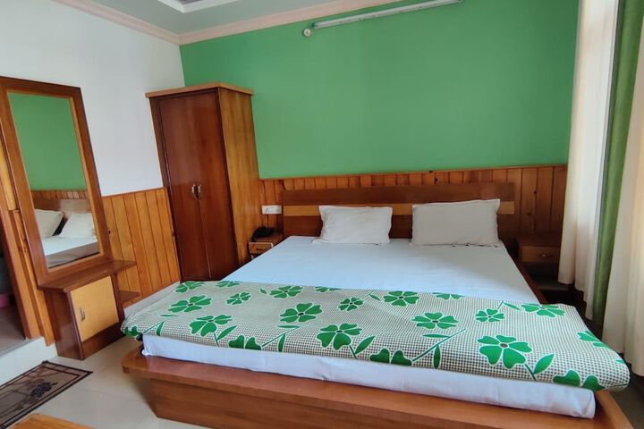 Room 6 of 23