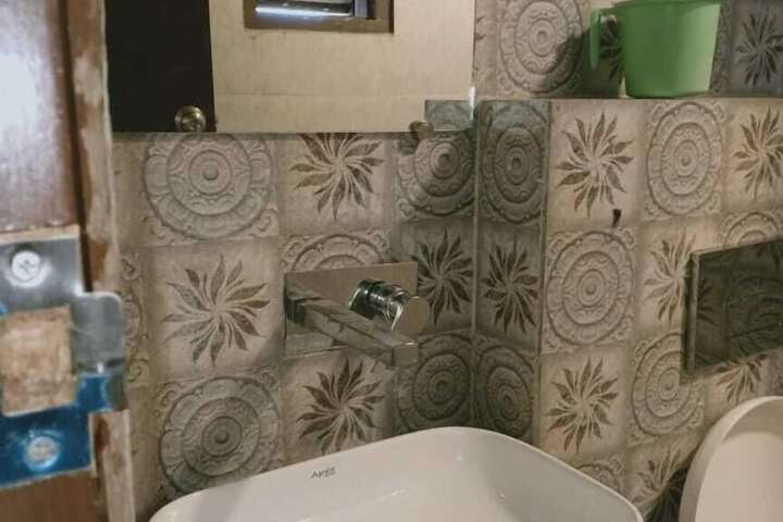 Room 18 of 21
