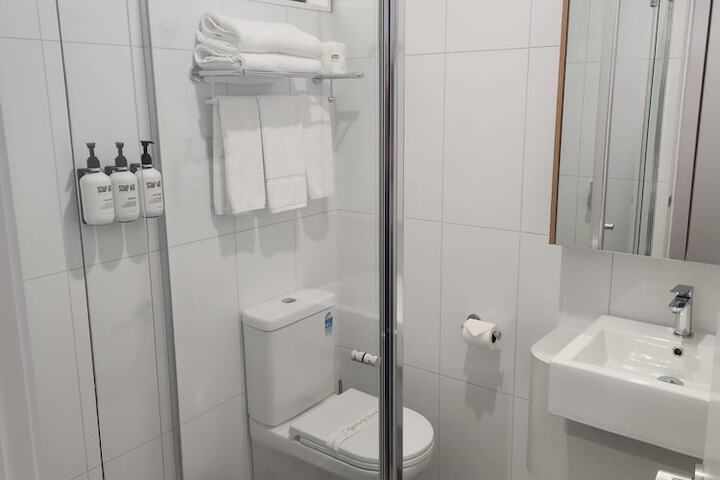 Room 18 of 111