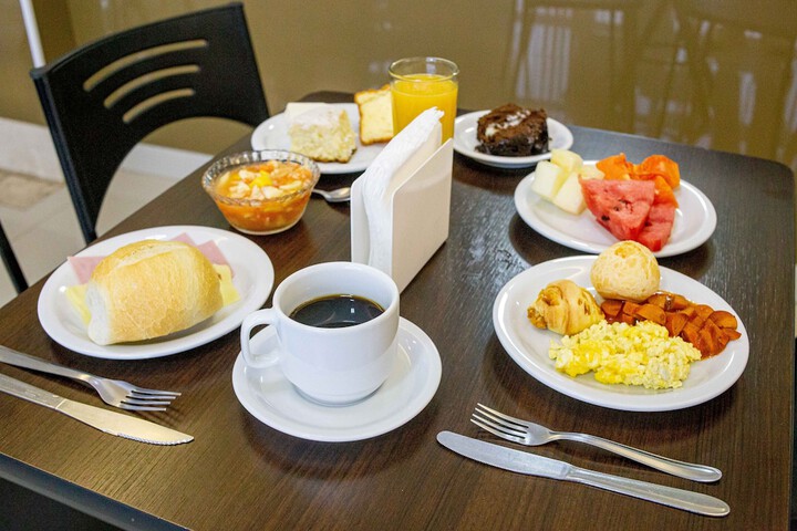 Breakfast/Coffee Service 10 of 13