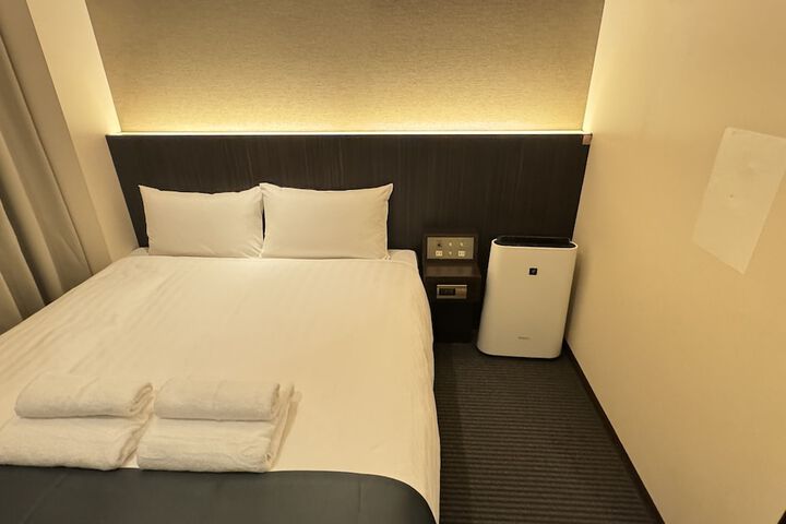 Room 7 of 72