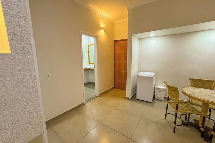 Room 82 of 171