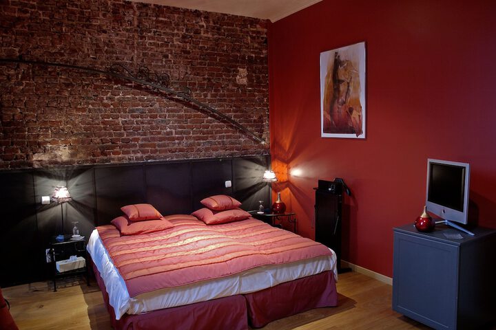 Room 11 of 42