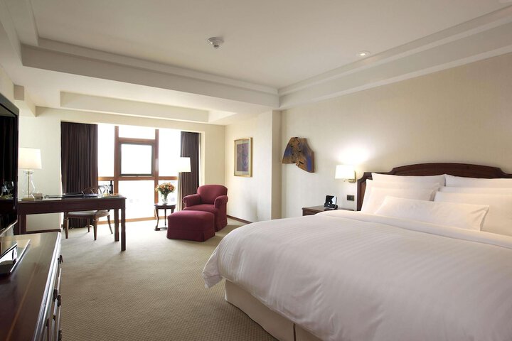Room 22 of 170