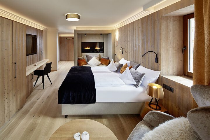 Room 5 of 60