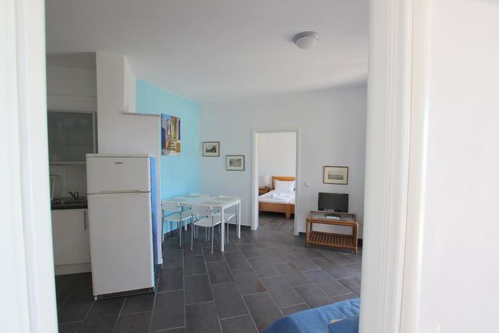 Room 3 of 60