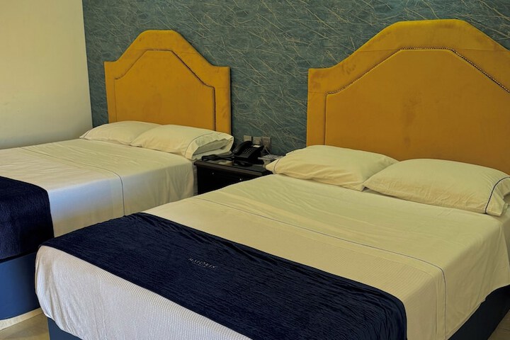 Room 26 of 87