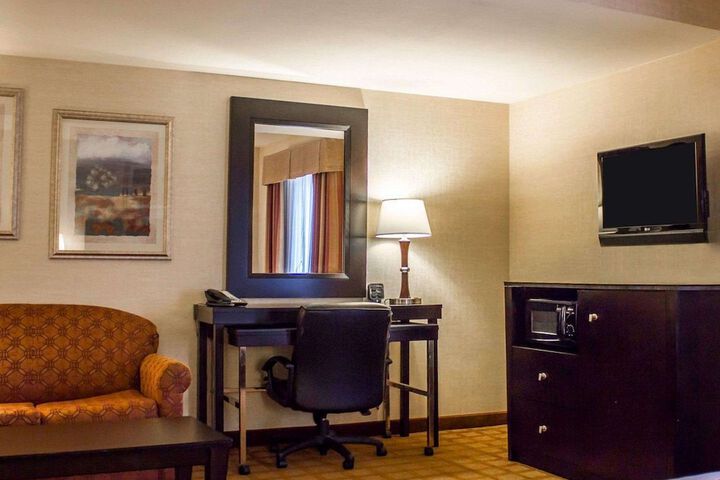 Room 15 of 48