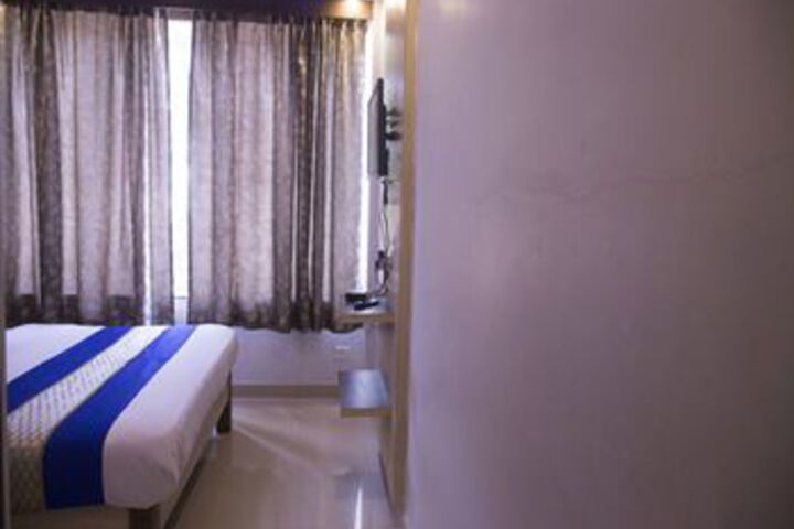 Room 14 of 19