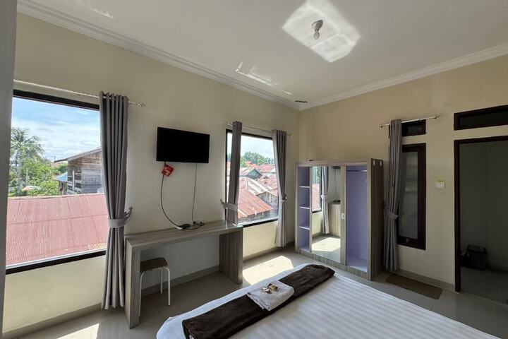 Room 6 of 17