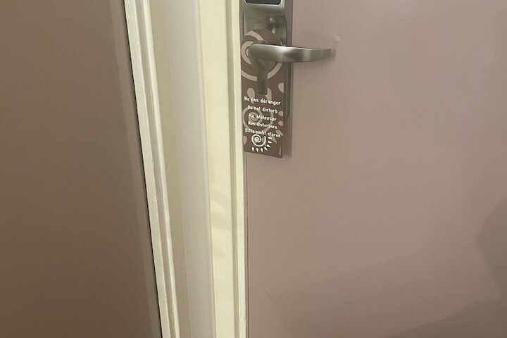 Room 46 of 82