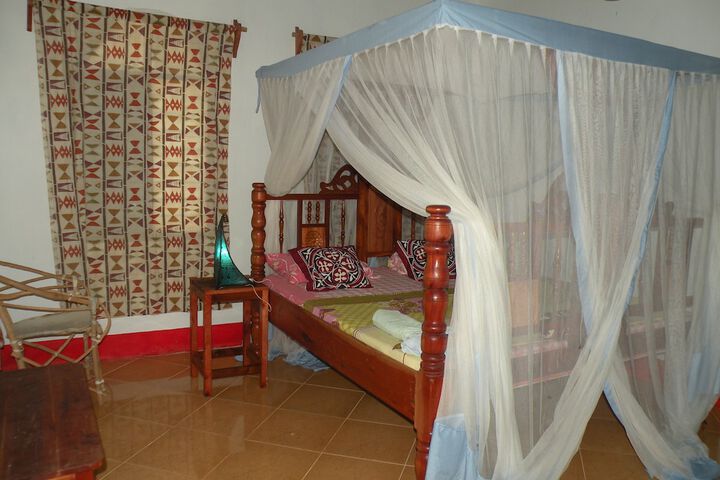 Room 4 of 161