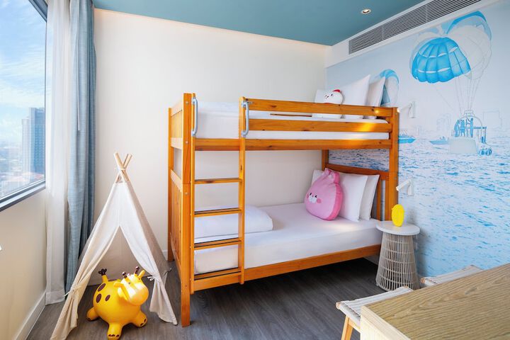 Room 28 of 114