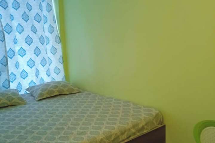 Room 9 of 12