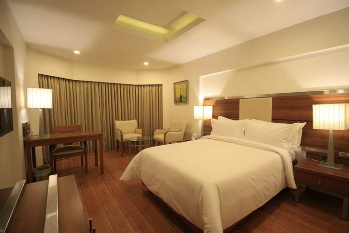Room 2 of 35