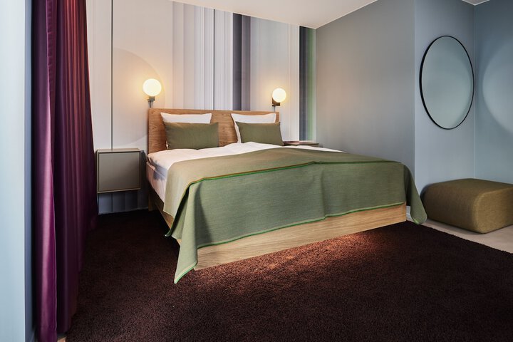 Room 8 of 39