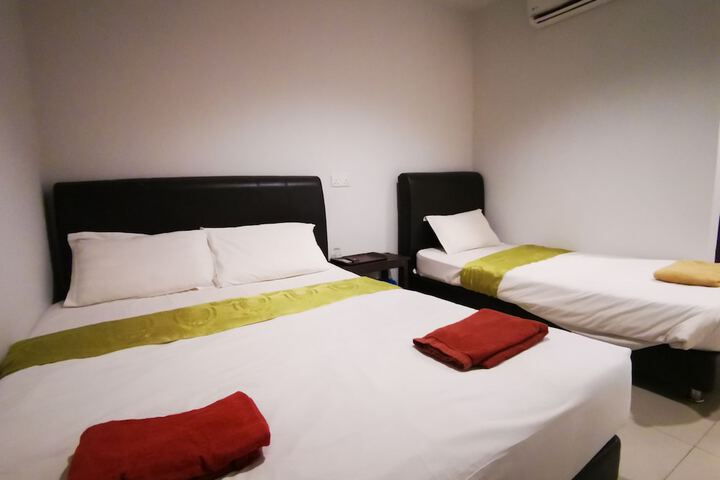 Room 25 of 59