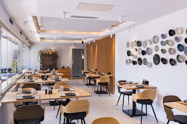 Dining 16 of 24