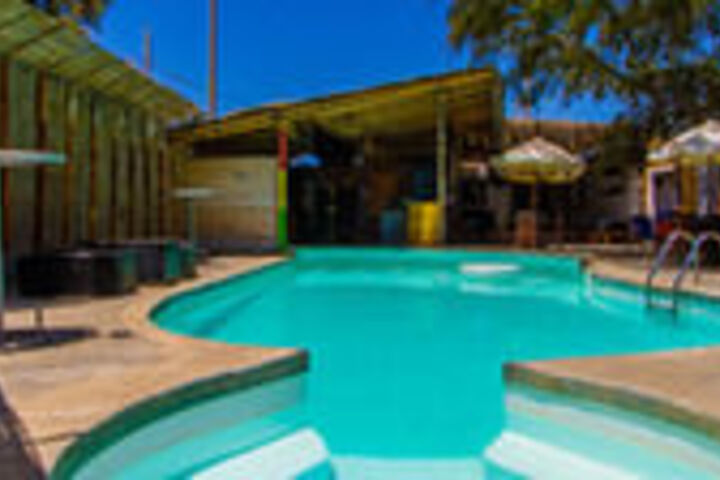 Palosanto Backpackers