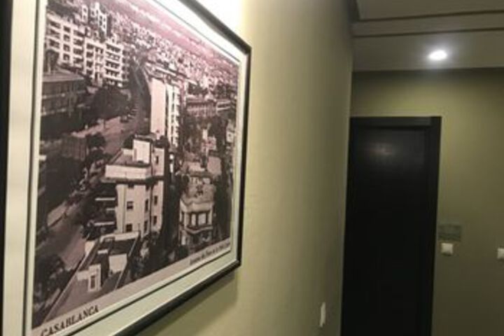 Room 9 of 18