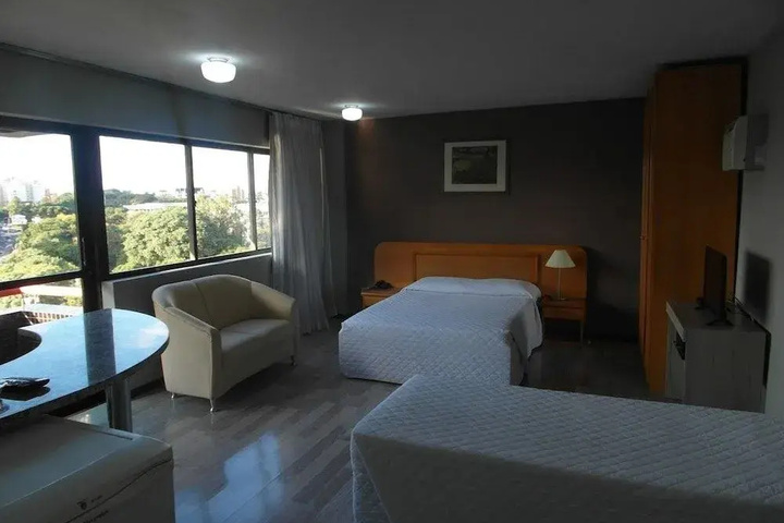 Room 3 of 28