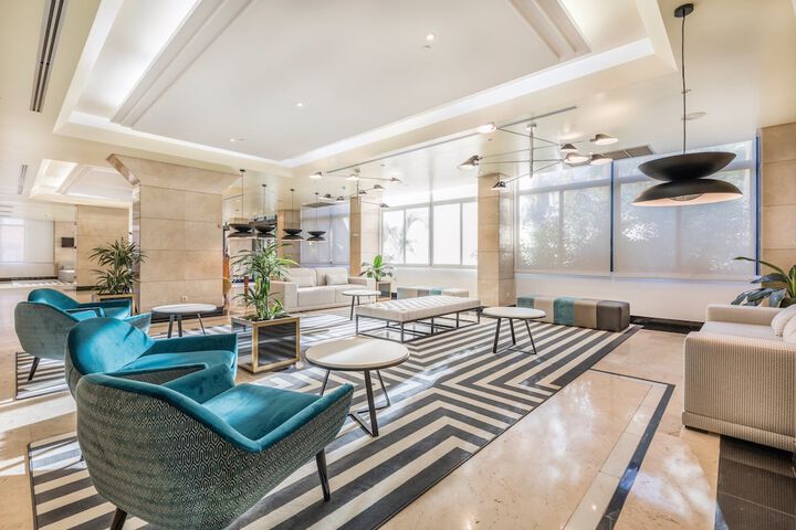 Entrance & Lobby