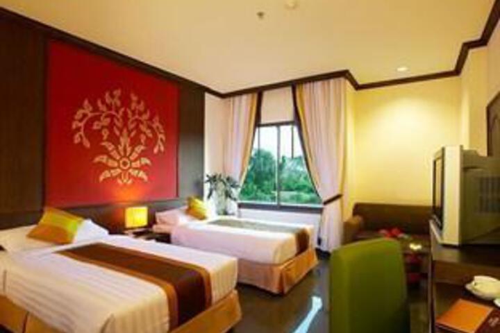 Room 4 of 5