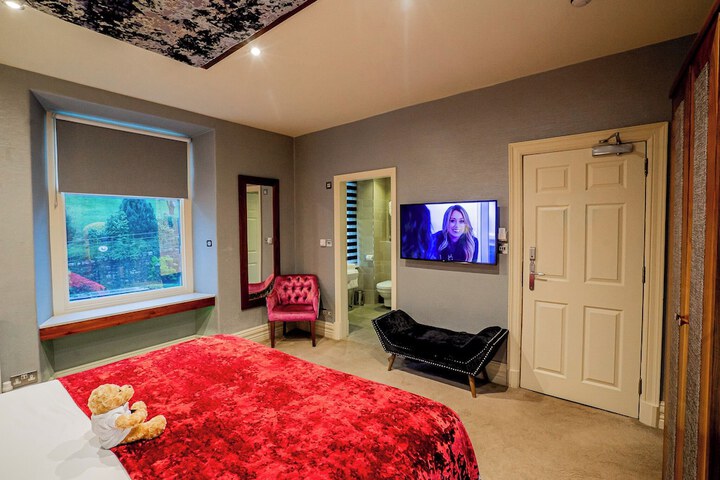 Room 101 of 242