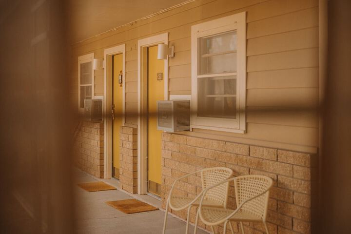 Hotel Exterior 35 of 36