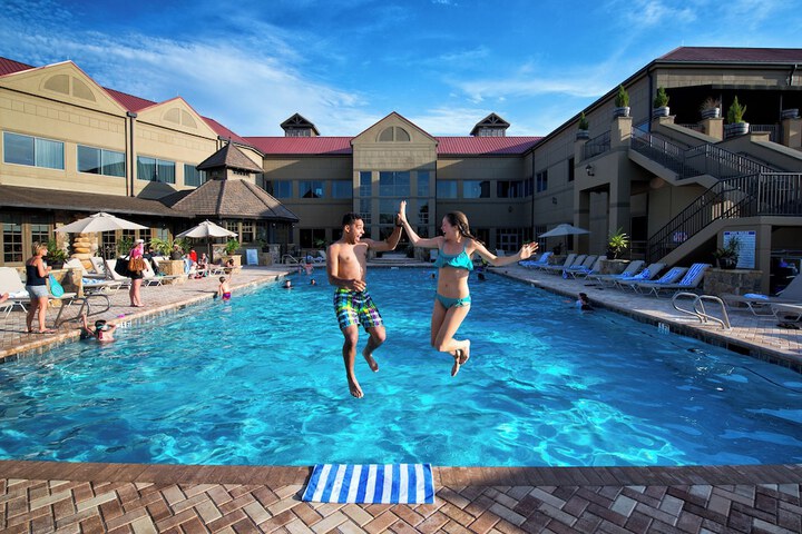 Pool 51 of 122