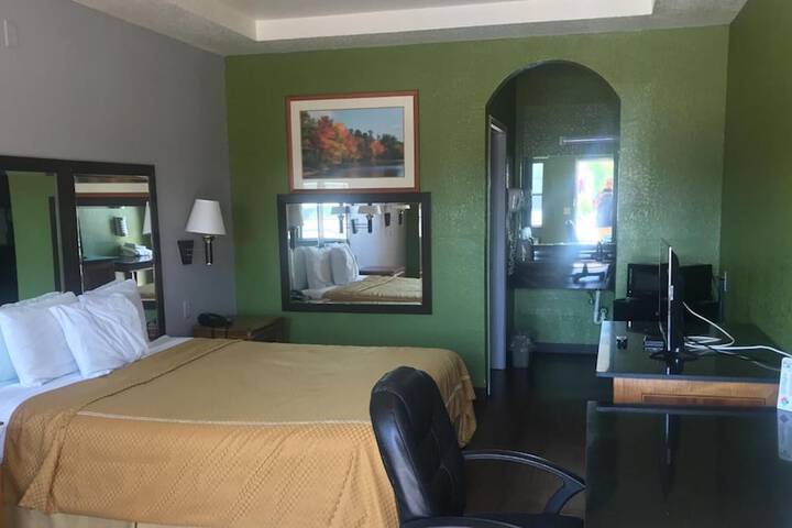 Room 15 of 30