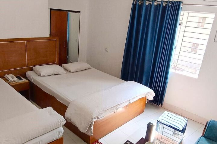 Room 13 of 23