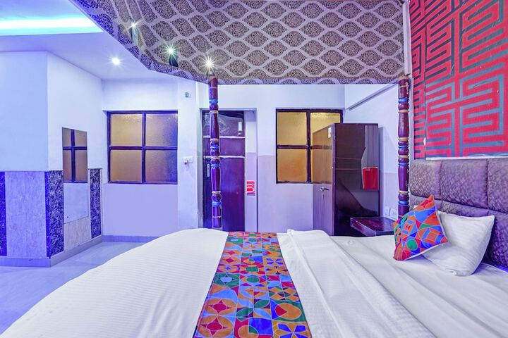 Room 9 of 23