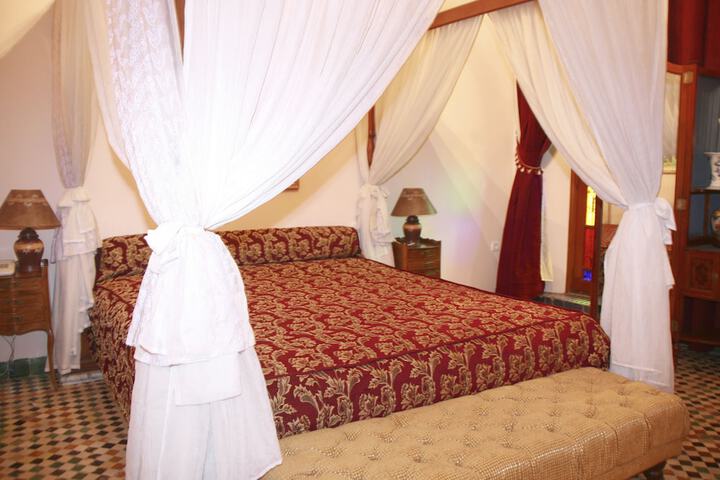 Room 63 of 138