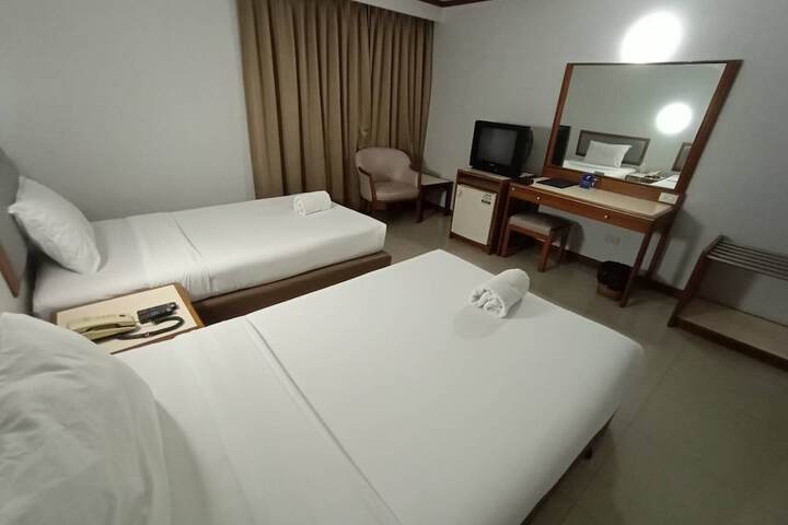 Room 64 of 143