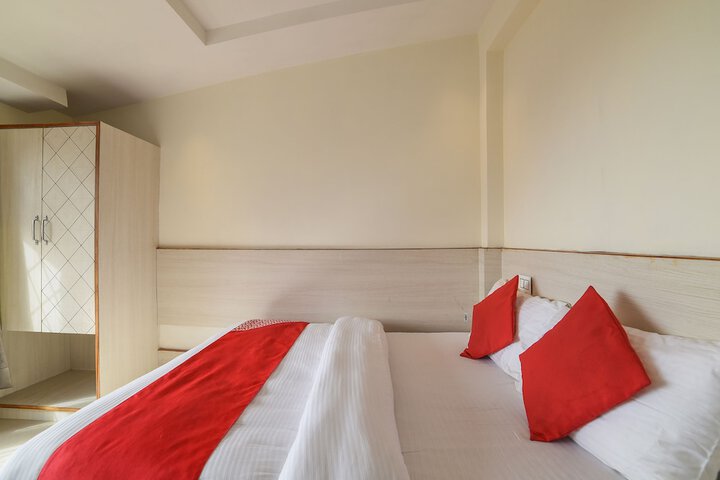 Room 10 of 26
