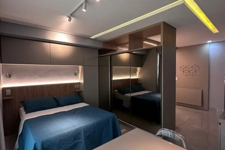 Room 4 of 11