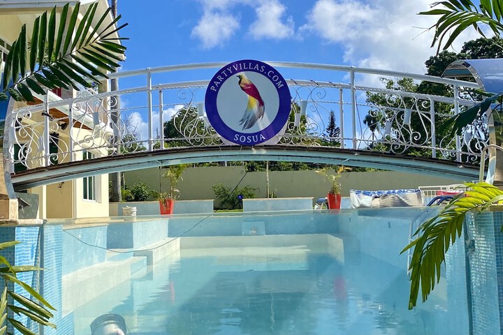 Pool 14 of 25