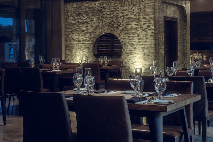 Dining 45 of 59