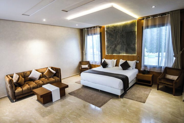 Room 5 of 24