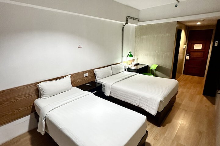 Room 5 of 19